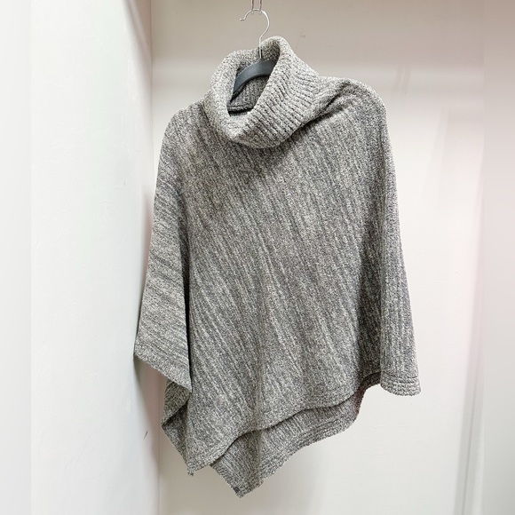 Barefoot Dreams Marled Grey Poncho Sweater - Picture 3 of 5